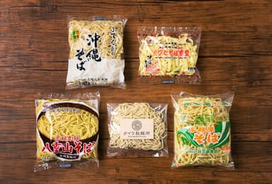 日替わり　沖縄そばの麺