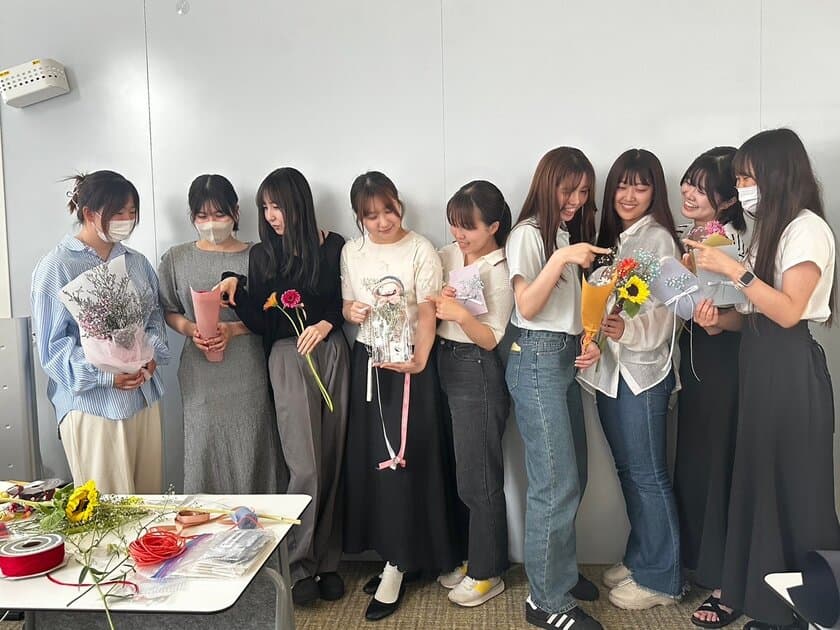 日比谷花壇と武庫川女子大学が共同企画。
生花販売ポップアップショップ
「infloral.MWU（インフローラル ドット エムダブリューユー）」
阪急西宮ガーデンズで8月23日（金）から3日間限定で展開！