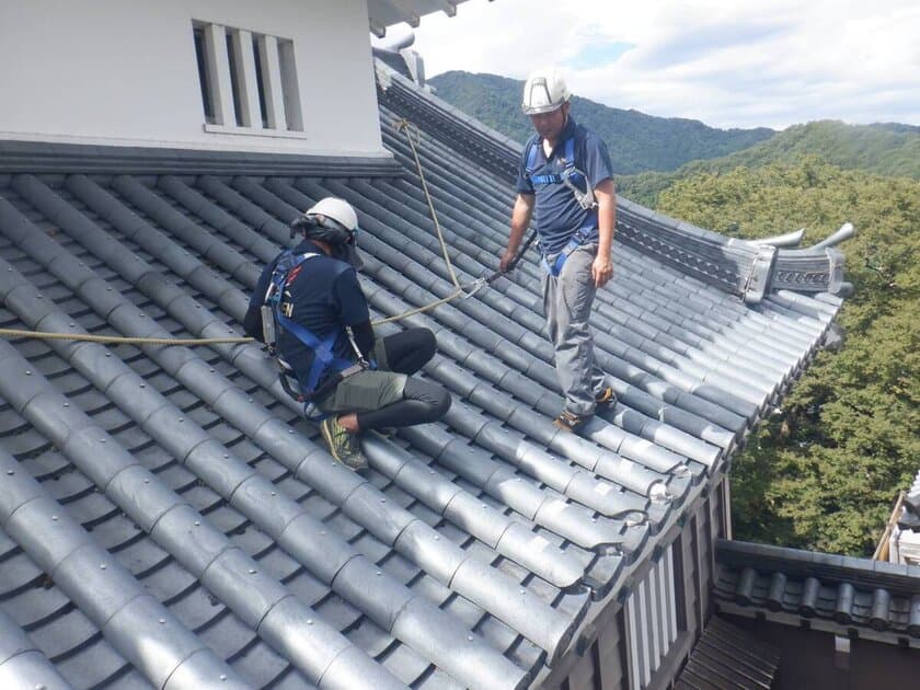 『八月八日 屋根の日』に合わせた瓦屋根工事のプロによるPR活動　
8月17日まで瓦屋根の点検や周辺の清掃活動などを実施