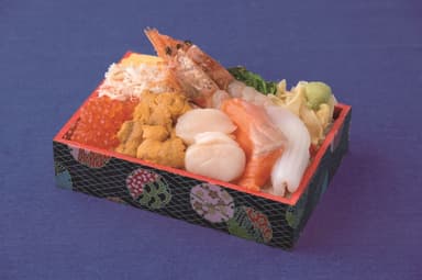 【浜形水産】「海鮮七福弁当」