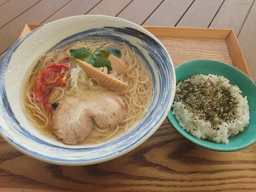 ＼山梨のご当地ラーメンが道の駅なんぶで楽しめる／
山梨のご当地食材を主に使った「やまなし源水ラーメン」が
道の駅なんぶ 南部よろこび茶食堂に登場