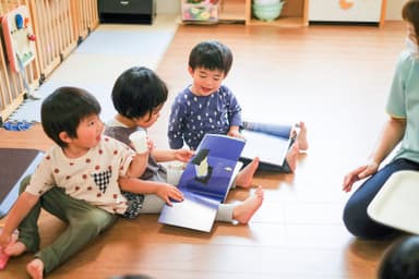 日祝保育は少人数異年齢保育となります