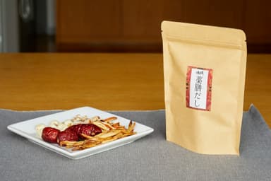 薬膳だし　税込1&#44;296円　60g(12g×5包)