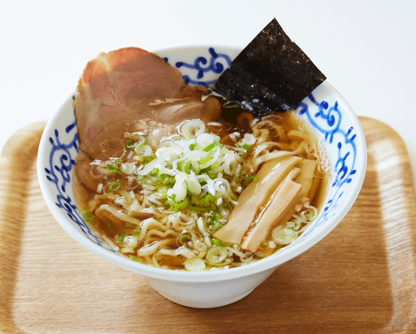 12月11日、関西初登場！九州極上醤油ラーメン「支那そば月や」の
支那そばを「豚そば月や西梅田店」にて販売開始！