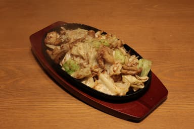 豚ホルモン鉄板焼き