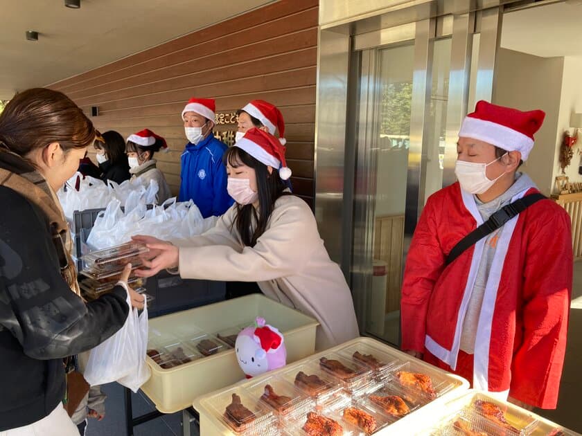 地域の未来を担うこども達へ
地元企業からのクリスマスプレゼント　
物価高・食材高騰の中、地元企業がこども食堂を支援