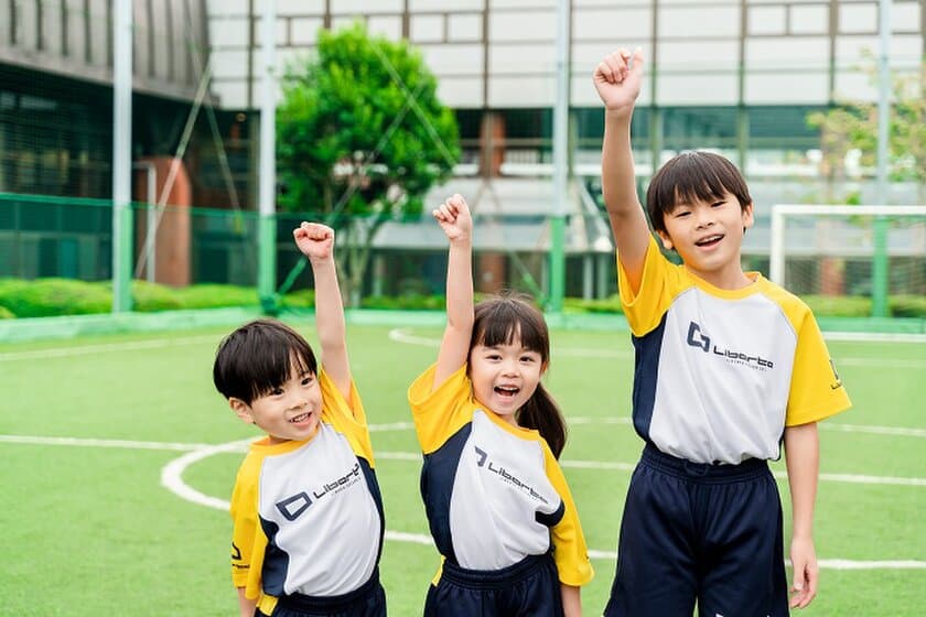 群馬県・島根県に新規開校！
子どもの非認知能力を伸ばすサッカースクール！
リーフラスのスポーツスクールが43都道府県に拡大