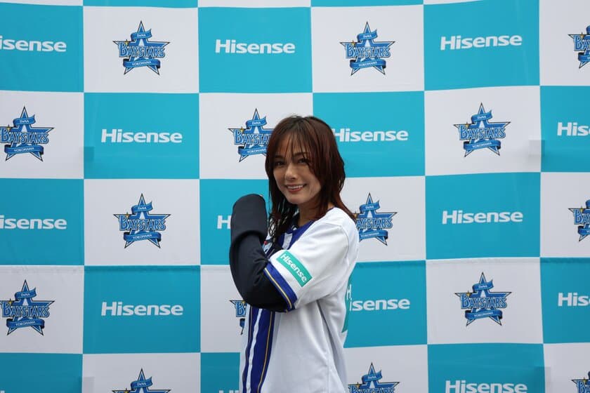 相川七瀬さんが横浜DeNAベイスターズの選手と共にキャンプイン?!
「Hisense冠DAY」始球式でのノーバウンドピッチングに向けて
気合十分の投球を披露！！