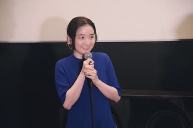 W主演の福地桃子