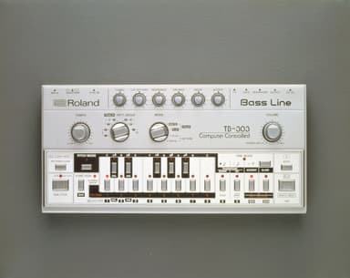 希少な「TB-303」の実機を展示