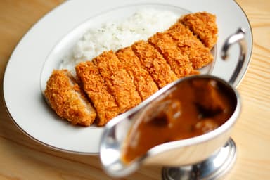 甲州富士桜ポークを使ったカツカレー