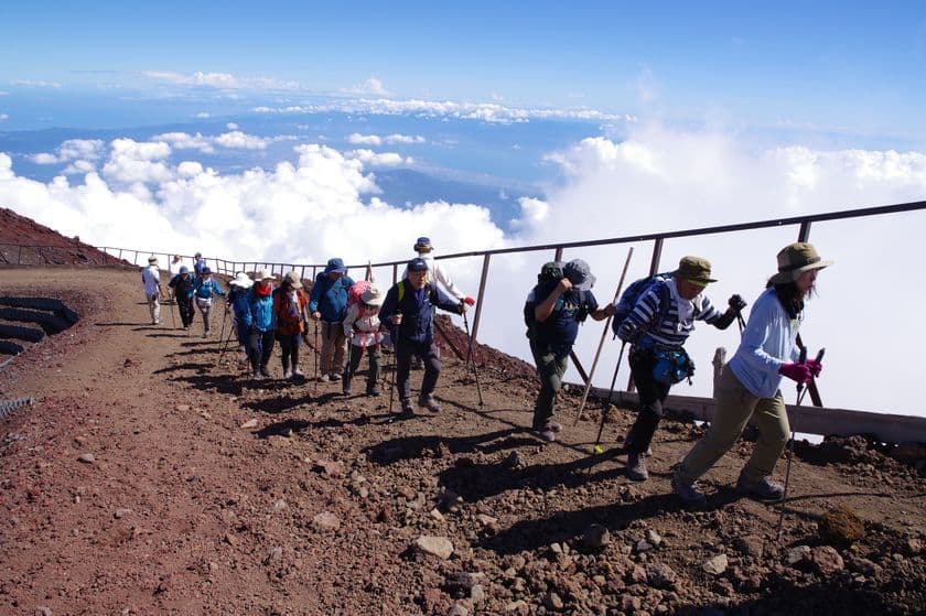 富士登山の新スタイル！？「山頂でのご来光にはこだわらない」
渋滞を回避して快適な登山！2025年のツアー募集を開始