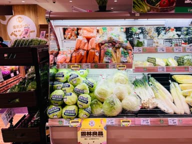 雲林県産の野菜が日本のスーパーで並べられた