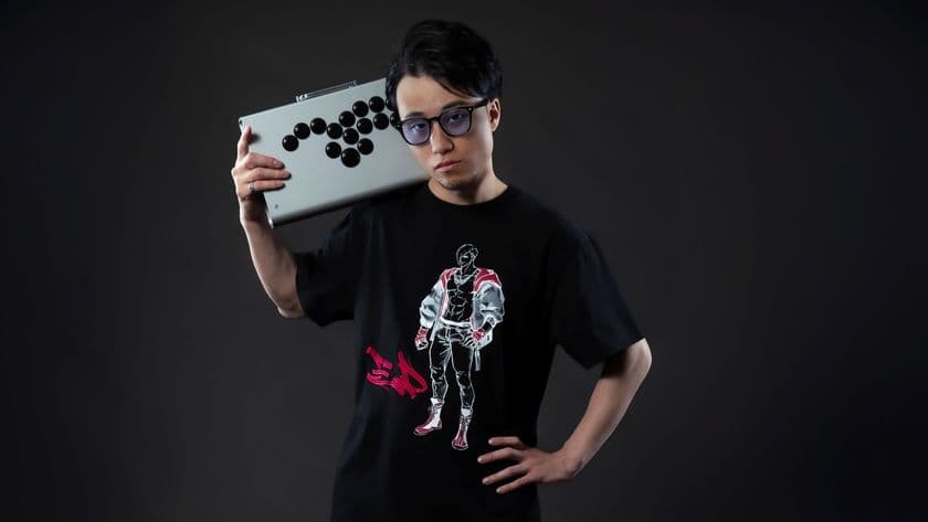 Crazy Raccoon所属の
対戦型格闘ゲームプレイヤー立川選手が、
組み立て式セミオーダーアケコン『iO』の製品アンバサダーに就任