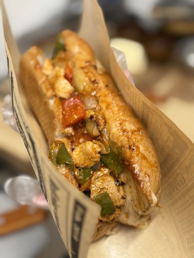 原価率50%超!100日間限定メニュー第2弾
「チキンチーズステーキサンド」を7月1日から発売