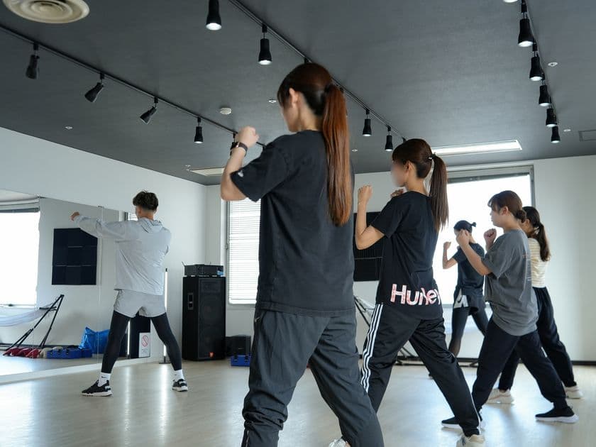 倉敷駅から徒歩2分!現役プロキックボクサーによる
女性限定ボクササイズクラスが8月よりスタート!