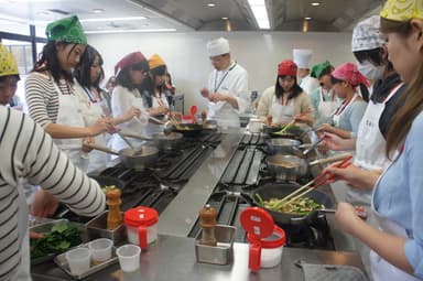 学校給食体験 イメージ