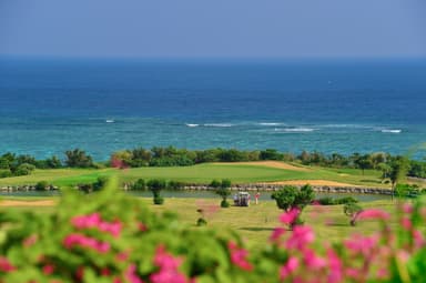 日本で唯一、全ホールから海を望む「シギラベイカントリークラブ」