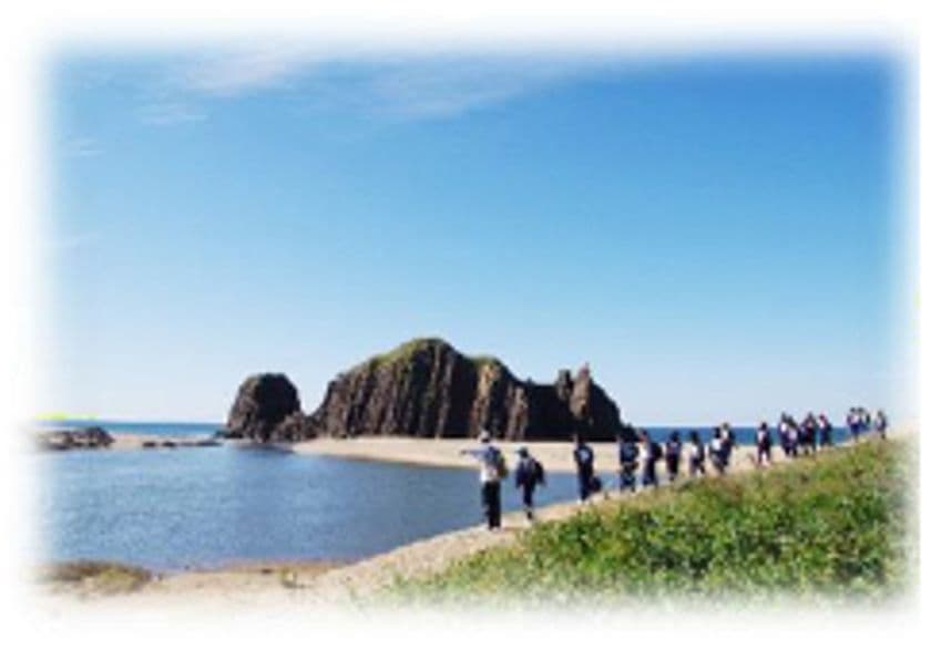 阪急交通社は京丹後市で
ヘルスツーリズムを実施します
京丹後の自然をめぐる百寿ウォーキングと
京都丹後鉄道乗車体験 2日間