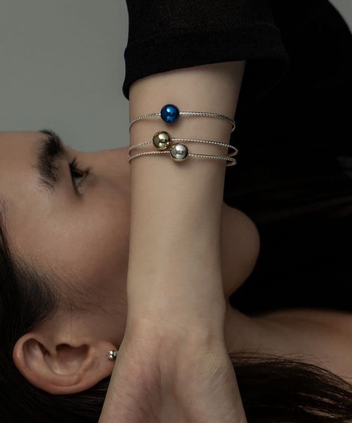 ジュエリーブランドLAMBDA(ラムダ)から
今を生き抜くしなやかな現代の人々の姿に重ねた
NEW COLLECTIONを発売