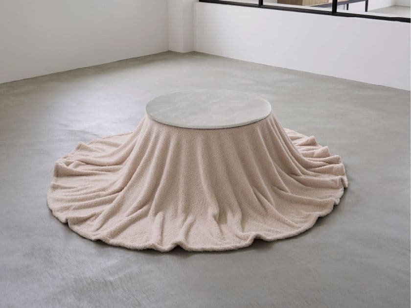 幅67cmのコンパクト設計
円形パーソナルこたつ「シロナ」「ニコロ」を10月中旬に発売