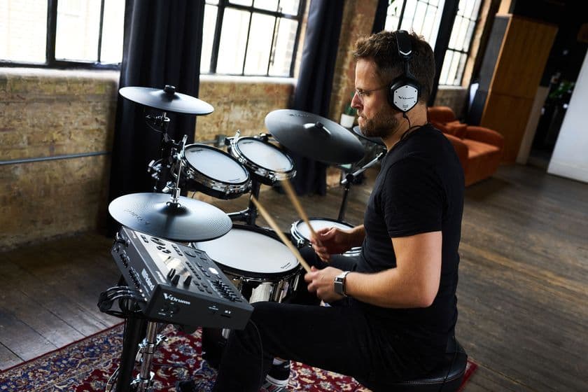 フラッグシップと同等の高品位なサウンドで迫真の演奏体験を
楽しめる電子ドラム「V-Drums」の新モデルを発売