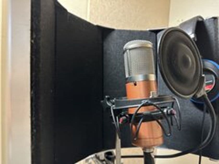 歌い手さん用レコーディングスタジオ完成!!
ハイクオリティの音響設備を揃えた、
待望の格安レコーディングスタジオin池袋!!