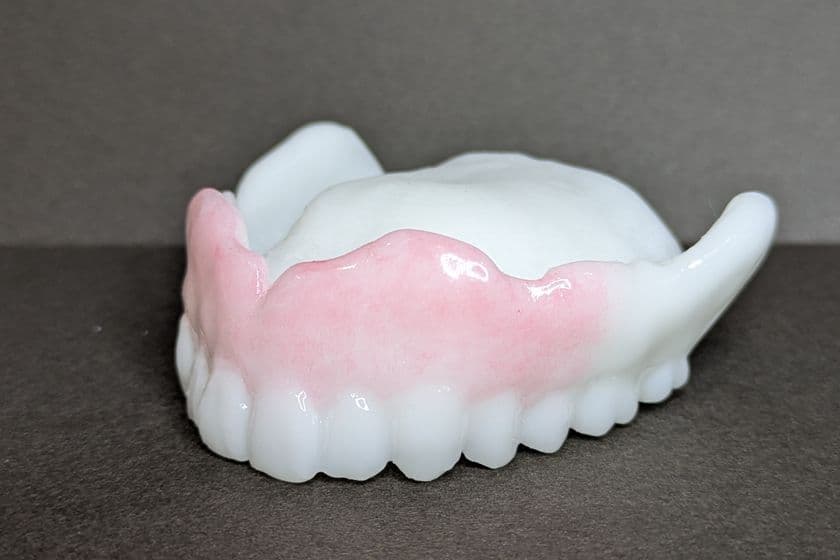 死亡率を下げる夜専用「おやすみ入れ歯」
日本初の入れ歯型マウスピースが、提供開始3年で製作数160個超え