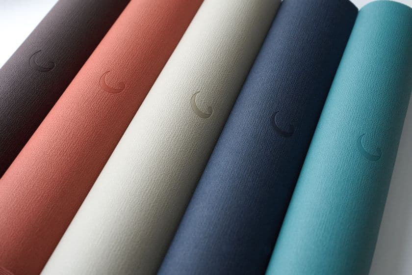 「一流の道具を、プロフェッショナルに」──
3年の開発期間を経て生まれた“一生モノのヨガマット”
「サダナ・コア 5mm」がいよいよ全国販売開始