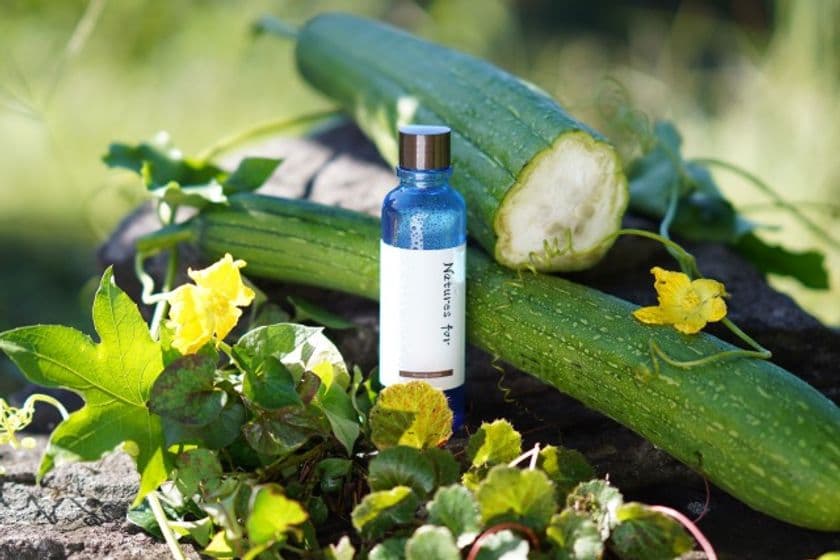 あえて「成分を減らす」という選択を
肌トラブルの時代に応える国産オーガニック化粧水