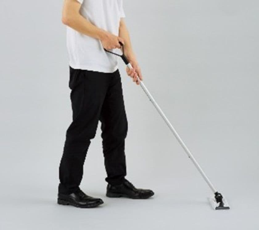 コクヨとの共同研究で誕生!人間工学を活かした
新しいフローリングワイパーが12月3日発売