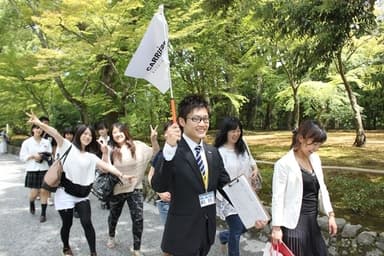 旅行学科の学生が京都をご案内