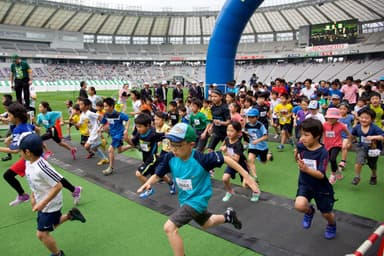 人気種目の、「ちびっこラン」＆「みんなで手つなぎラン」