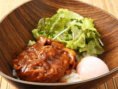 がっつり食べたいハワイ料理のロコモコ丼