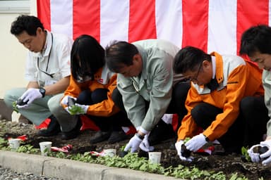 5月13日に実施した記念セレモニー（長野岡谷工場）