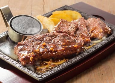 熟成肉のよくばりコンボ（熟成ログステーキ150g＋熟成カットステーキ80ｇ）　