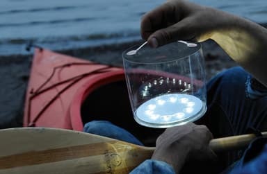 空気で膨らむLEDソーラーランタン