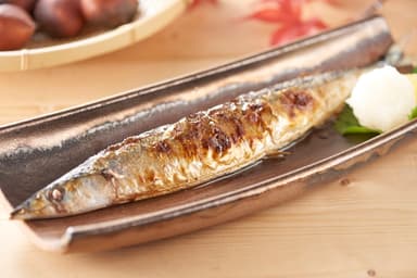 とろ秋刀魚の塩焼き 390円（税抜）