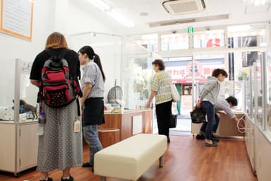 世田谷経堂店 店内