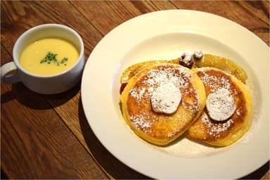 【朝食】リコッタチーズのパンケーキ 幸運スープ 温朝食セット