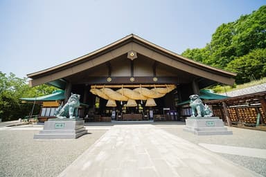 常陸国 出雲大社　社殿　(日本最大級のしめ縄を誇る拝殿)