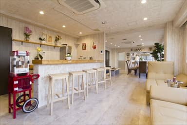 Cafe counter