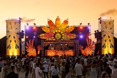 CORONA SUNSETS FESTIVAL (1)