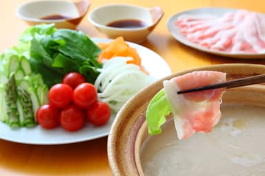 豚肉と春野菜のごま豆乳味しゃぶ