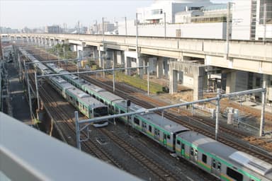 高層階居室より鉄道を望む