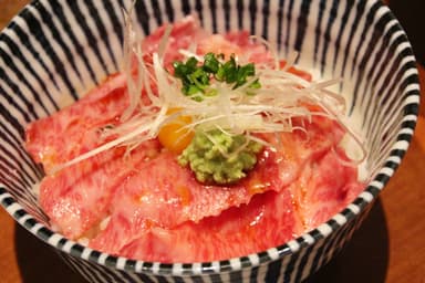 名物！近江牛大トロのうっしっし丼