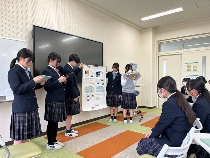 近畿大学附属福岡高校が「総合探究成果発表会」を初開催 1、2年生が地域課題に取り組んだ探究学習の成果を報告