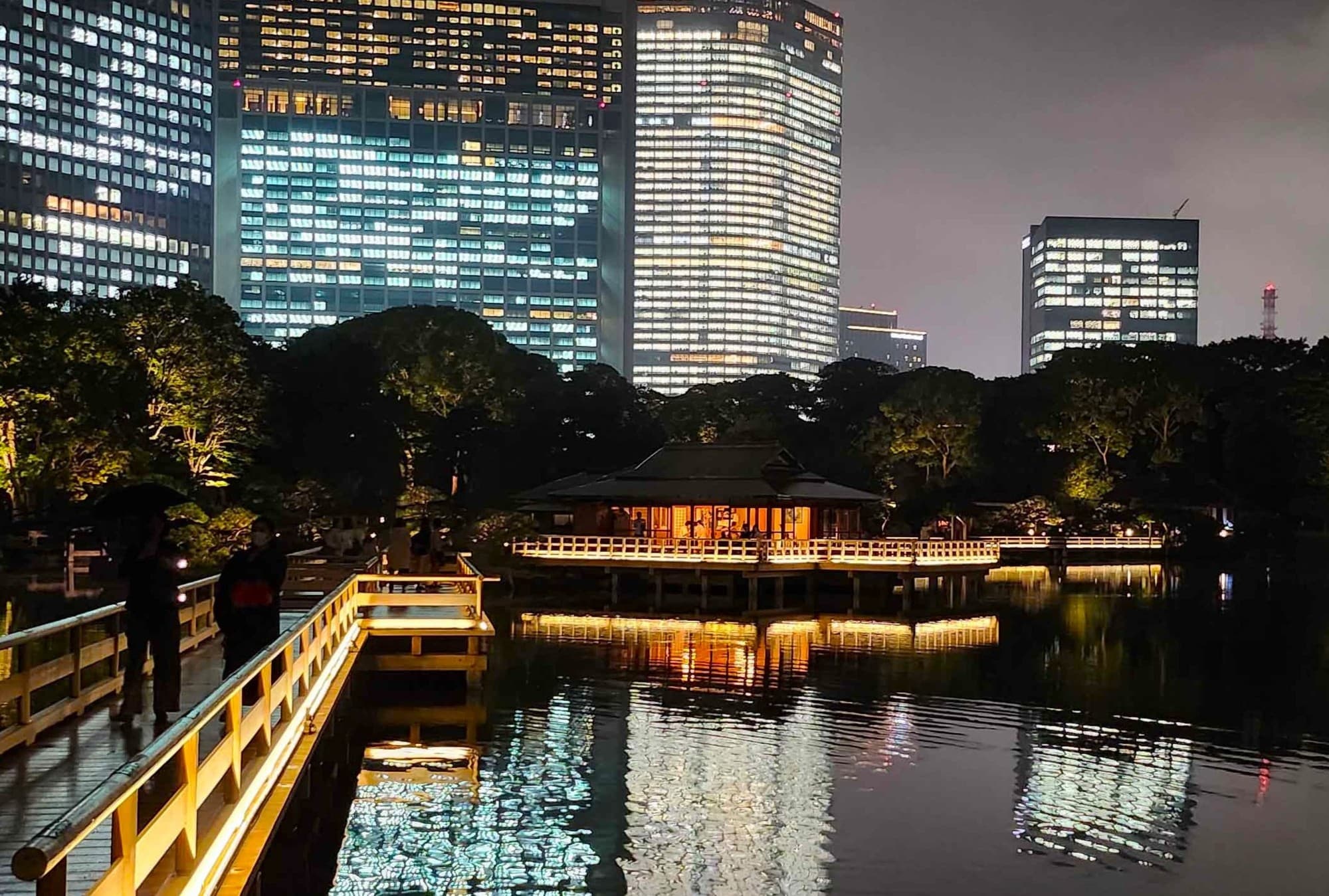 本日10/31(金)より開催!【浜離宮恩賜庭園】夜間特別開園「浜離宮でお月見散歩~将軍の御庭で栗名月を愛でる~」