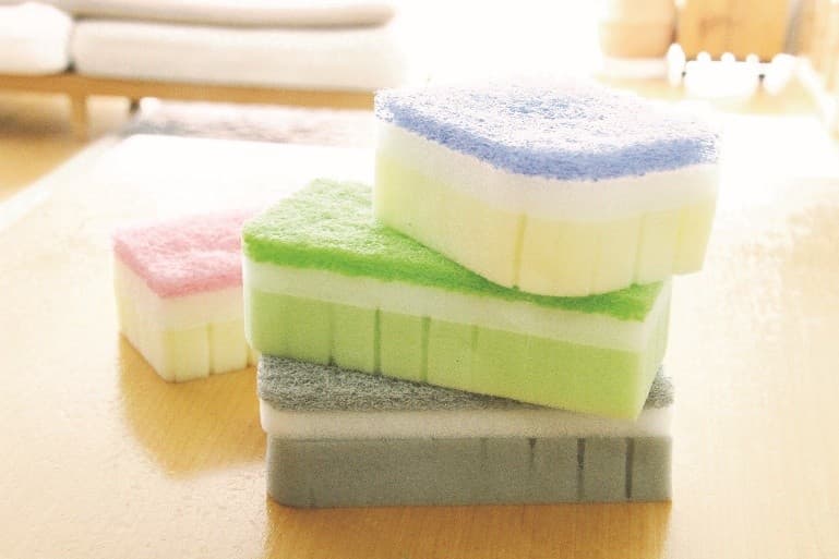 「毎日の洗い物が劇的に変わる!」 シリーズ累計出荷数4,800万個超のロングセラー商品 『泡だつスポンジ』がついにリニューアル発売!