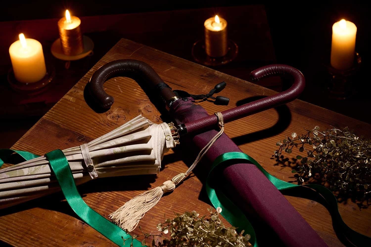 老舗洋傘メーカー・トンボ洋傘前原光榮商店にて【全品送料無料】の「2025クリスマスフェア」が11月15日~12月25日まで開催。高級感あふれるレザー手元の傘を、大切な人へのクリスマスギフトに。